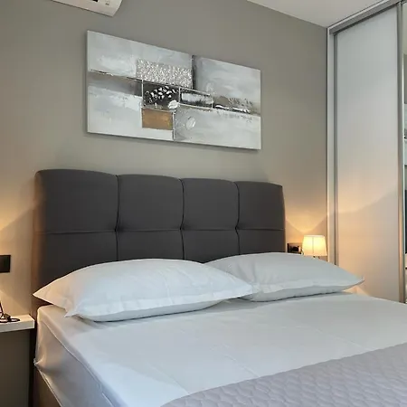Apartment Linda With Panoramic Sea View Makarska Exterior photo